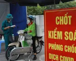 Hà Nội: Ra đường phải có giấy đi đường, kèm CCCD, lịch làm việc,...