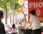 Người dân 'vùng xanh' Hà Nội phấn khởi khi được bán hàng trở lại