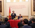 Chủ tịch Quốc hội gặp cộng đồng người Việt Nam tại Bỉ