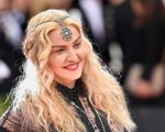 Madonna bất ngờ công khai là người đồng tính