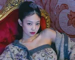 Jennie (BLACKPINK) chứng minh sức hút thời trang trên Elle