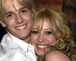 Hồi ký về Aaron Carter sẽ phát hành vào 15/11, Hilary Duff chỉ trích gay gắt