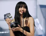 Lisa (BLACKPINK) - Nghệ sĩ solo K-Pop đầu tiên đồng thắng giải tại VMAs và EMAs