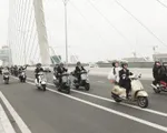 Phan Hiển đón Khánh Thi về dinh bằng dàn mô tô và vespa cực ngầu