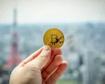 Bitcoin lao dốc mạnh