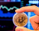 Giá Bitcoin lao dốc