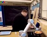 Robot có thể nêm nếm thức ăn