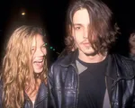 Siêu mẫu Kate Moss phủ nhận bị Johnny Depp đẩy ngã xuống cầu thang