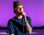 Justin Bieber bị liệt nửa mặt do nhiễm virus hiếm