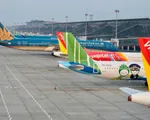 Giá vé máy bay tăng từng ngày