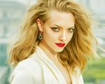 Amanda Seyfried hối hận vì đóng 'cảnh nóng' ở tuổi 19