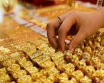 Giá vàng tăng vọt, vượt thế giới khoảng 17 triệu đồng mỗi lượng