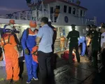 Đưa 14 thuyền viên tàu gặp nạn trên biển vào bờ an toàn trước bão số 4