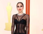 Lady Gaga xuất hiện tại Oscar, vẫn biểu diễn bất chấp lịch trình quay phim