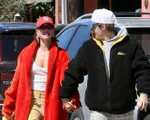 Justin Bieber và vợ vẫn mặn nồng hậu lùm xùm với Selena Gomez