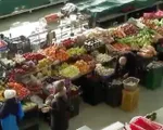 Giá lương thực tăng cao đè nặng người dân châu Âu