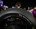 C&aacute;c tay đua MotoGP kh&ocirc;ng h&agrave;i l&ograve;ng với lốp xe của Michelin