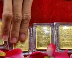 Giá vàng lao dốc mạnh