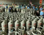 Giá gas bán lẻ trong nước tiếp tục giảm tháng thứ hai liên tiếp