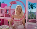 Margot Robbie không thể 'hồng' hơn trong trailer mới của 'Barbie'