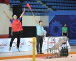Chung kết Robocon Việt Nam 2023: Nghẹt thở với những pha n&eacute;m v&ograve;ng gi&agrave;nh điểm