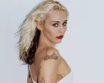 'Flowers' của Miley Cyrus là ca khúc cán mốc 1 tỷ lượt nghe nhanh nhất lịch sử