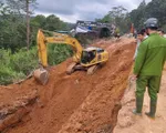 Sạt lở đèo Prenn đang thi công, 2 người thương vong