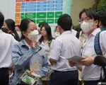 Đề Văn khó, thí sinh TP Hồ Chí Minh kỳ vọng gỡ điểm môn Ngoại ngữ vào 10