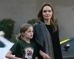 Angelina Jolie thuê con gái 15 tuổi làm trợ lý vì 'chu đáo và nghiêm túc với sân khấu'