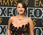 Bị chê mặc xấu tại Quả cầu vàng, Selena Gomez khoe nhan sắc trên thảm đỏ Emmy 2024