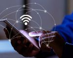 Nguy cơ mất tiền khi dùng Wi-Fi công cộng