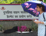 Nhiệt độ lên tới 44 độ C, New Delhi ban hành cảnh báo đỏ về nắng nóng