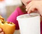 Hiểm họa từ thực phẩm 'siêu chế biến' đối với trẻ em