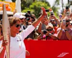 Halle Berry rước đuốc Olympic tại Cannes trước Thế vận hội Paris