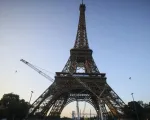 Pháp tăng giá vé tham quan Tháp Eiffel thêm 20% để cứu “bà đầm sắt”