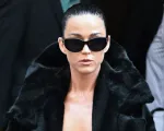Katy Perry gây xôn xao tại Tuần lễ Thời trang Paris để quảng bá album mới