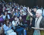“Bà ngoại” của điện ảnh Thái không ngại đóng cảnh bán khỏa thân ở tuổi 78