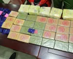 Bắt 2 đối tượng, thu 27 bánh heroin và 5 kg ma túy đá