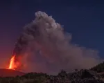 Sân bay Catania (Italy) tạm dừng các chuyến bay do ảnh hưởng của tro bụi núi lửa Etna