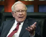 Warren Buffett bán tháo gần một nửa cổ phiếu Apple