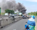 TP Hồ Chí Minh: Tai nạn liên hoàn trên cầu Phú Mỹ, 1 ô tô bốc cháy