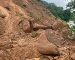 Bình Thuận: 1 người chết do lũ cuốn, sạt lở nặng đèo Tà Pứa