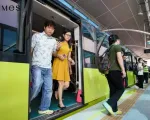 Hơn 14.000 khách đi metro Nhổn - Ga Hà Nội trong ngày đầu vận hành