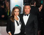 Bố của Angelina Jolie yêu cầu Brad Pitt dừng lùm xùm ly hôn