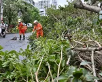 Chạy đua với thời gian khôi phục thông tin liên lạc ở Hải Nam, Trung Quốc sau siêu bão Yagi