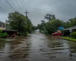 Mỹ cảnh báo lũ lụt do bão Francine đổ bộ