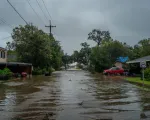 Bão Francine đổ bộ bang Louisiana (Mỹ) gây ngập lụt