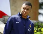 Neymar gọi Mbappe là thảm họa