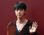 Jin (BTS) - Ngôi sao được nhắc đến nhiều nhất tại Tuần lễ thời trang Milan