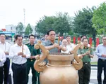 Thủ tướng dâng hương tại Khu di tích Chi bộ An Nam Cộng sản Đảng ở Cần Thơ